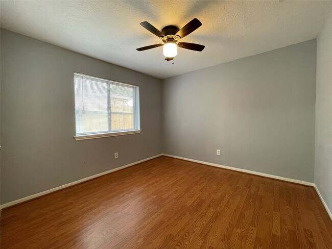 Building Photo - 7918 Midland Forest Dr