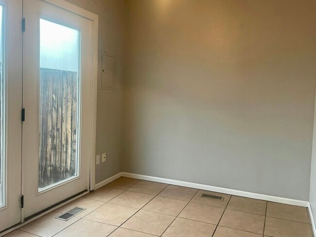 Building Photo - 2198 Baltimore Cir