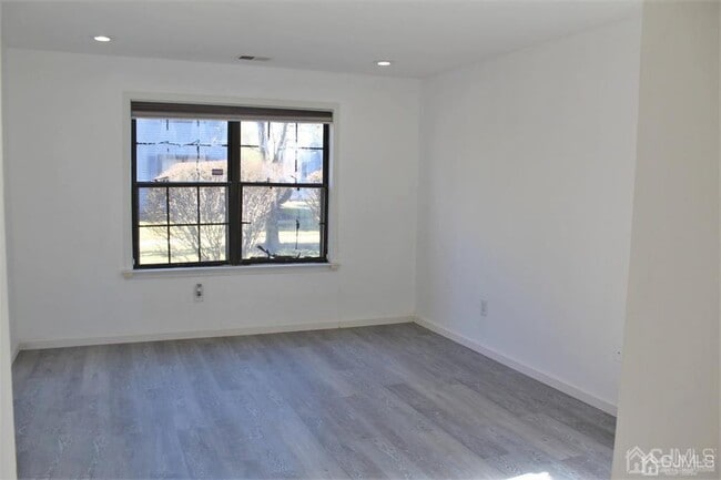 Building Photo - 1003 Woodhaven Dr