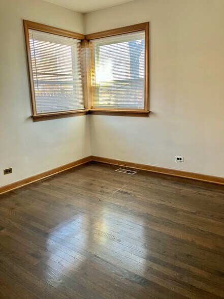 Building Photo - 1345 S Mannheim Rd