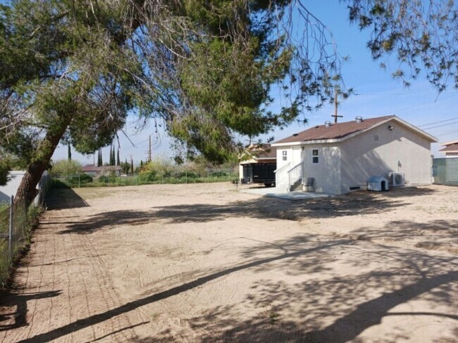 Primary Photo - 12757 E Ave W