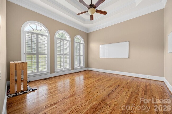Building Photo - 334 Stonecliff Ln