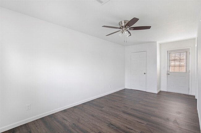 Building Photo - 6721 Madrid St