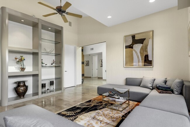 Building Photo - 71000 Los Altos Ct