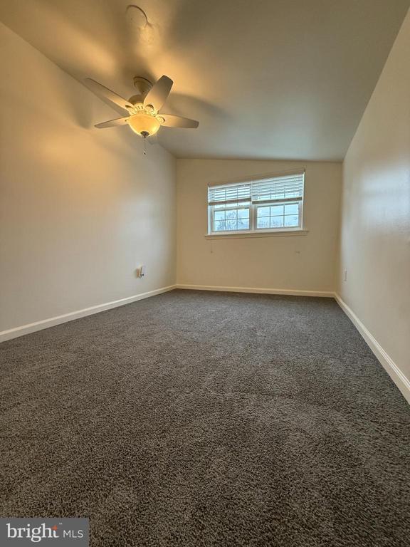 Building Photo - 248 E 6th Ave