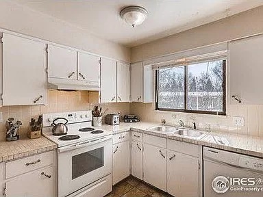 Building Photo - 1101 Skyline Dr