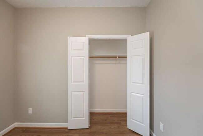 Building Photo - Like New Home off Freeman Mill. Just Painted, New Wood/Vinyl Flooring, Vaulted Ceilings, Front Po...