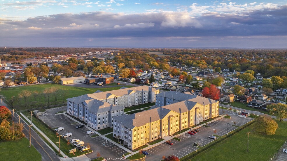 Building Photo - The Lofton