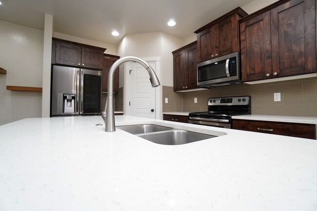 Building Photo - 1187 W Davenport St