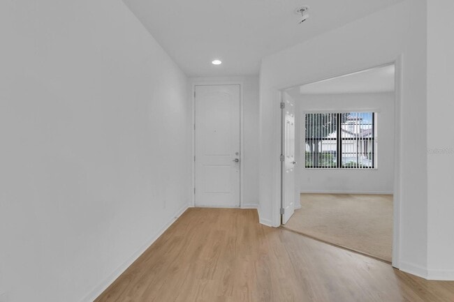 Building Photo - 2943 Casabella Dr