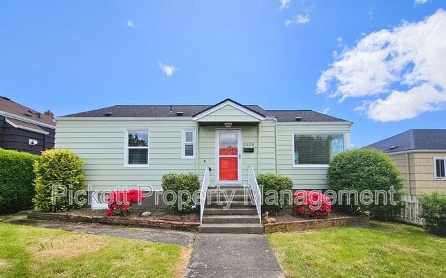 Primary Photo - 2133 E Highlands St