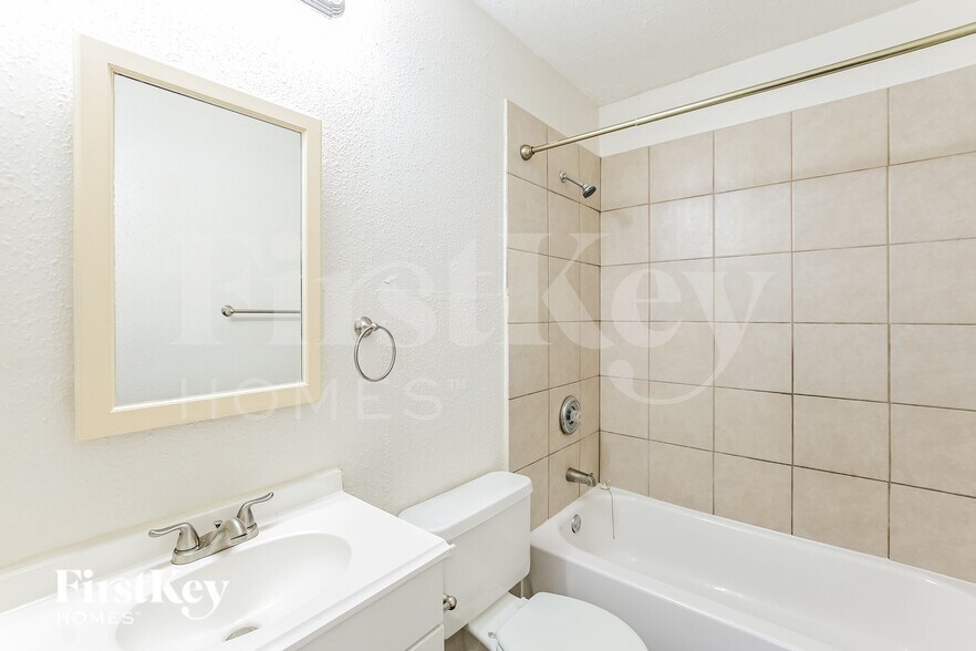 Building Photo - 6356 Porterway Dr