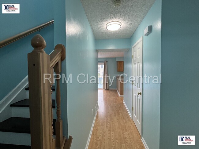 Building Photo - 571 Peak Ct