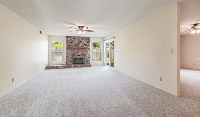 Building Photo - Charming 3-Bedroom Home with Beautifully U...