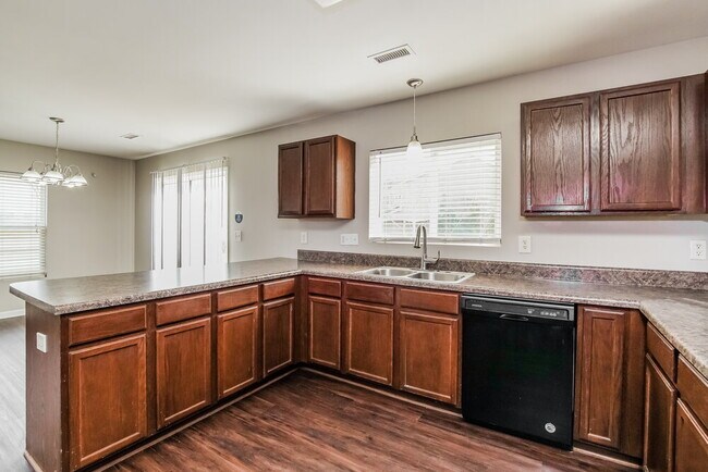 Building Photo - 141 Bellfare Dr