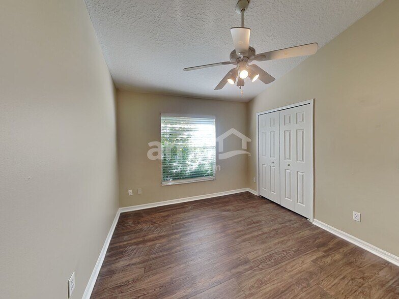 Building Photo - 321 Sterling Lake Dr