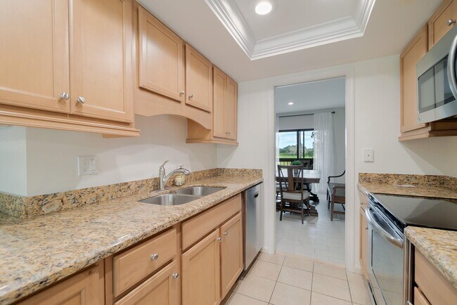Building Photo - 11355 Pond View Dr