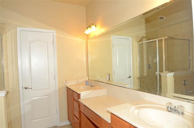 Building Photo - 6504 Hickory Hill Dr