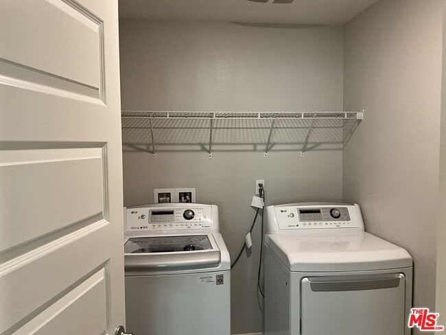 Building Photo - 20909 Mountain Gate Dr