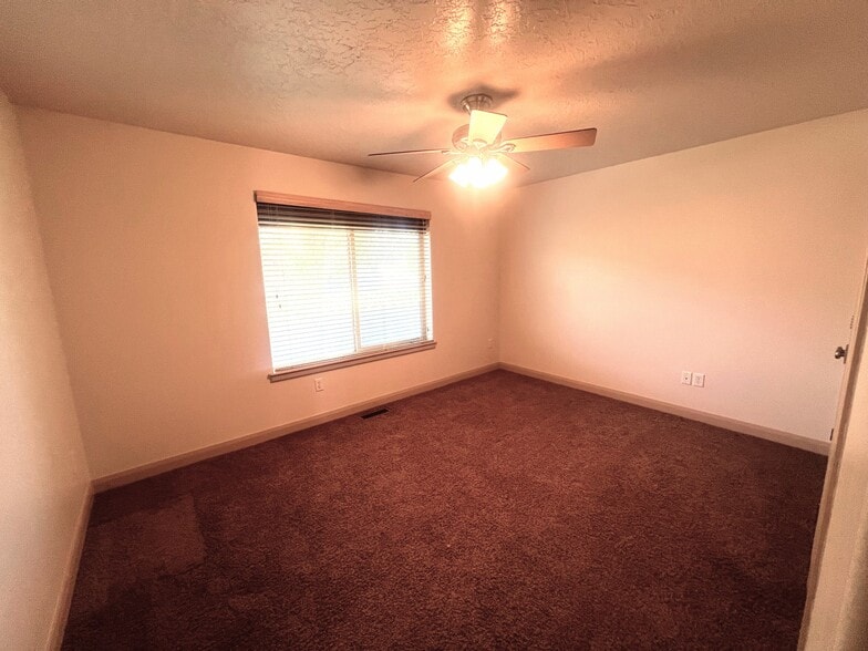 Building Photo - 320 S 1125 W