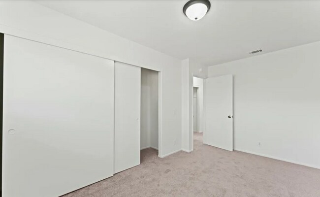 Building Photo - East Ventura Duplex – 2 Bedroom, 1.75 Bath...