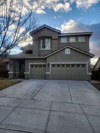 Building Photo - Gorgeous 5 bedroom, 3-car garage home in S...