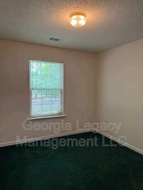Building Photo - 24 Southern Oaks Dr