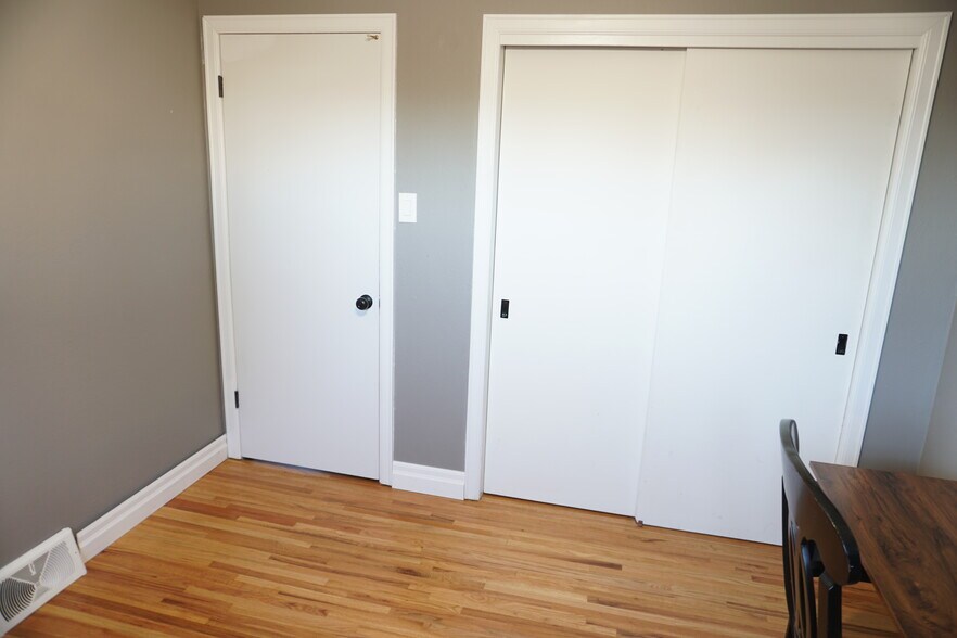 Building Photo - 10108 Chapala Ct NE