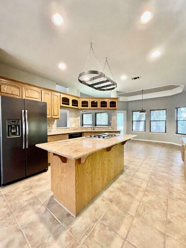Building Photo - Elegant, Spacious Home Backing Up To Greenspace
