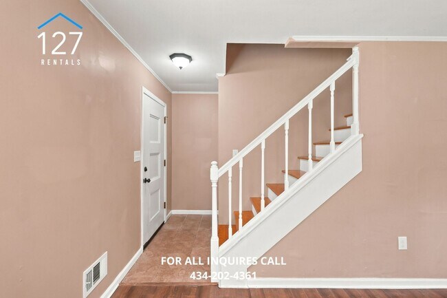 Building Photo - Spacious 4-Bedroom Single Family home with Large Backyard & Ample Storage