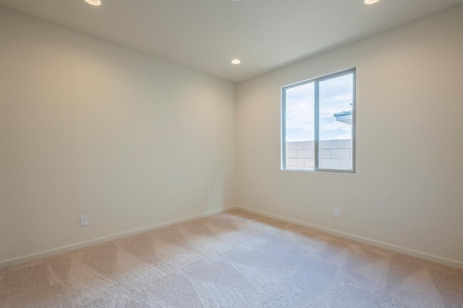 Building Photo - 5944 E Melinda Ln