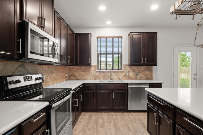 Building Photo - 243 Mancos Dr