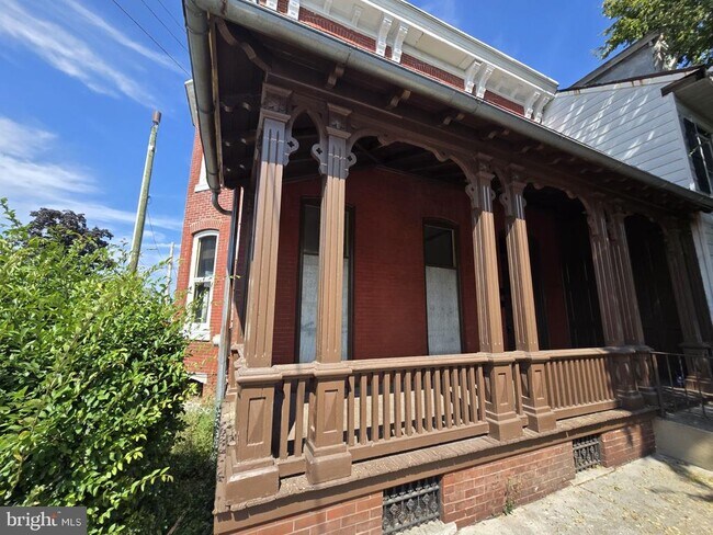 Building Photo - 1017 Chestnut St