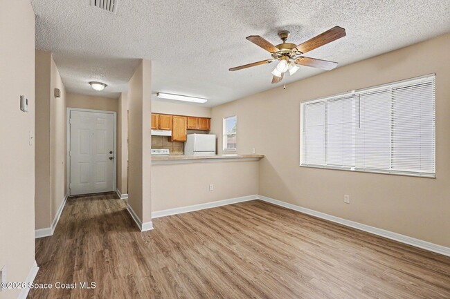 Building Photo - 2414 Fox Hollow Dr