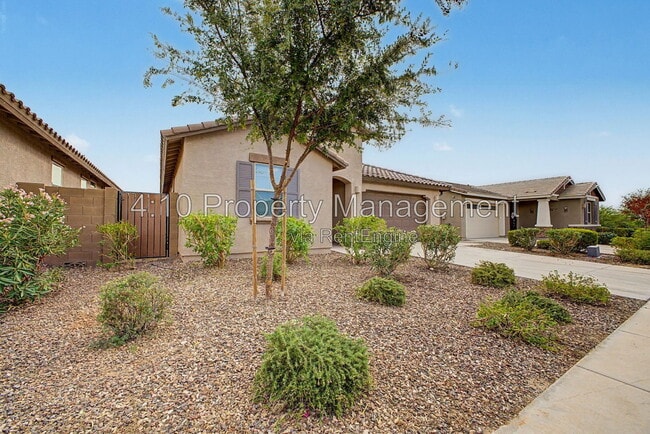 Building Photo - 3241 E Malibu Dr