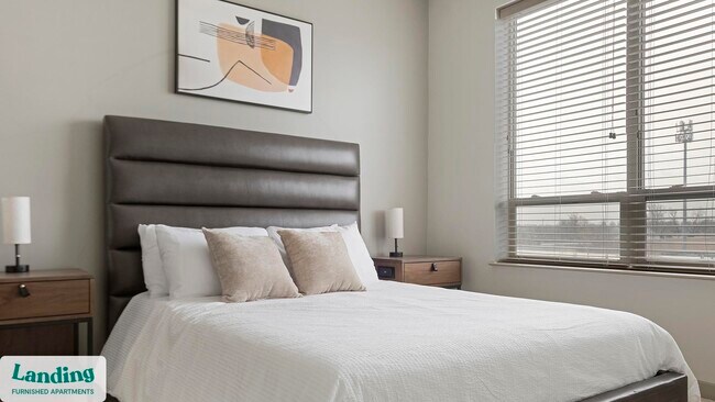 Building Photo - 5800 Highlands Plaza Dr