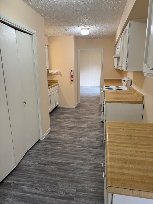 Building Photo - 11415 Loyola Dr