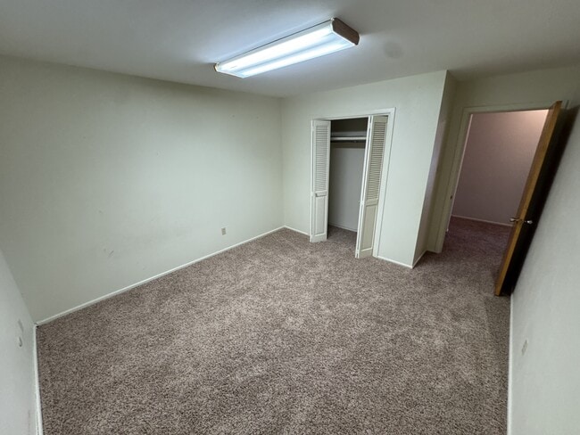 Building Photo - 2201 Barnett Dr