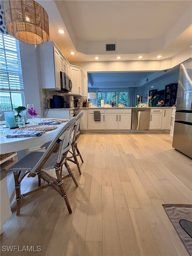 Building Photo - 10160 Bellavista Cir