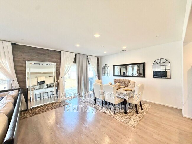 Building Photo - 30120 Crescent Pointe Wy