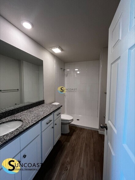 Building Photo - 355 Reeves St