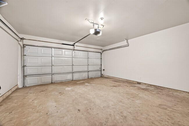 Building Photo - 1411 Heathcote Ln