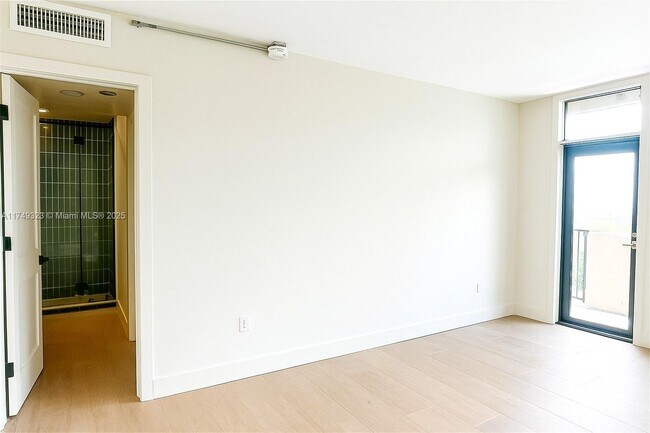 Building Photo - 10185 Collins Ave