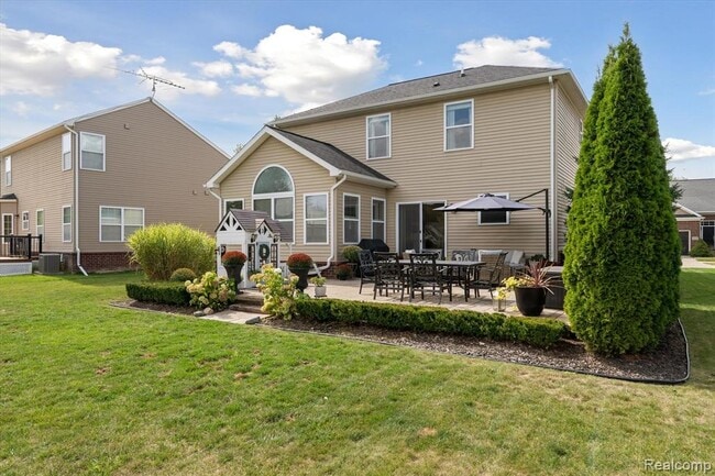 Building Photo - 26422 Elk Run E