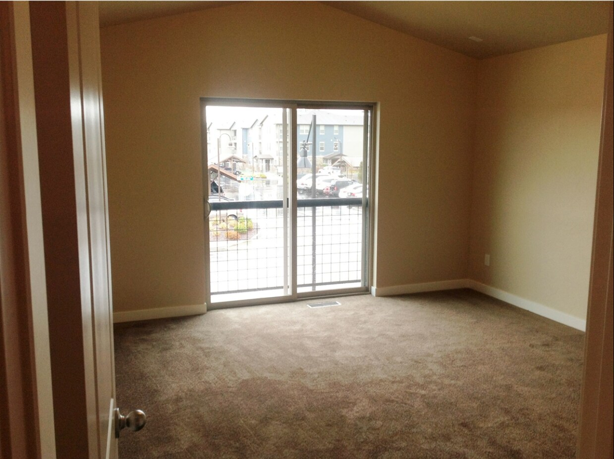Building Photo - 868 W San Savino Way