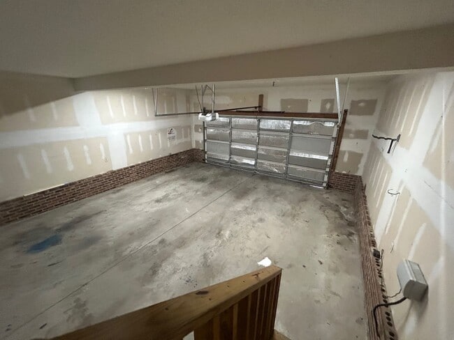 Building Photo - 208 Charles Towne Ct