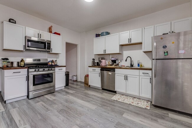 Building Photo - 949 Freeland St