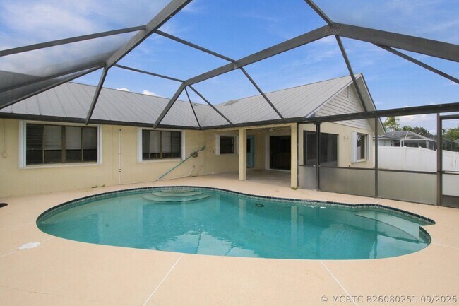Building Photo - 1309 SE Coral Reef St