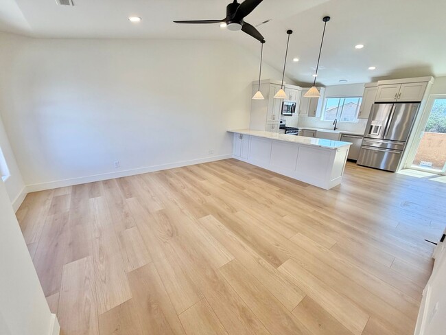 Building Photo - Wonderful Remodeled La Paloma Home!