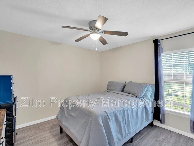 Building Photo - 4208 Wiman Dr